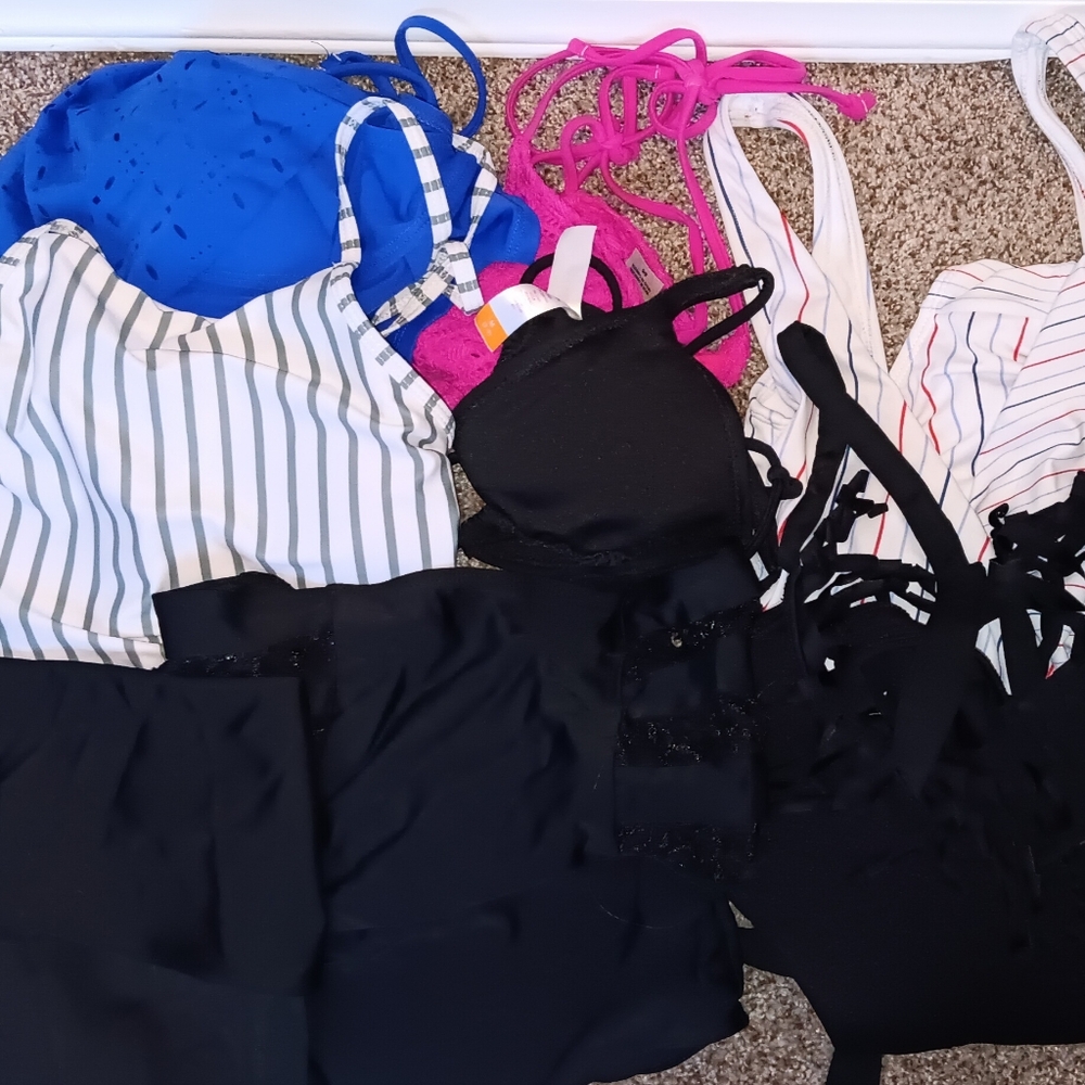 Womens Swimwear 9 items
